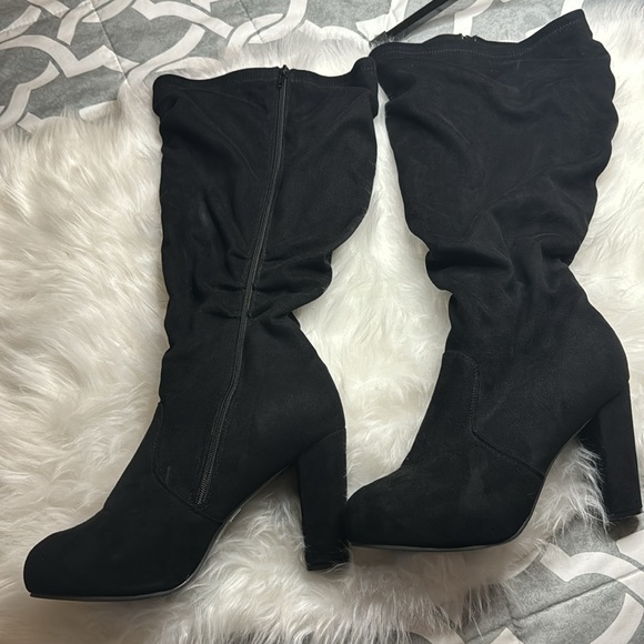 Torrid Block Heel Stretch Knee Boot (WW) - Picture 4 of 4